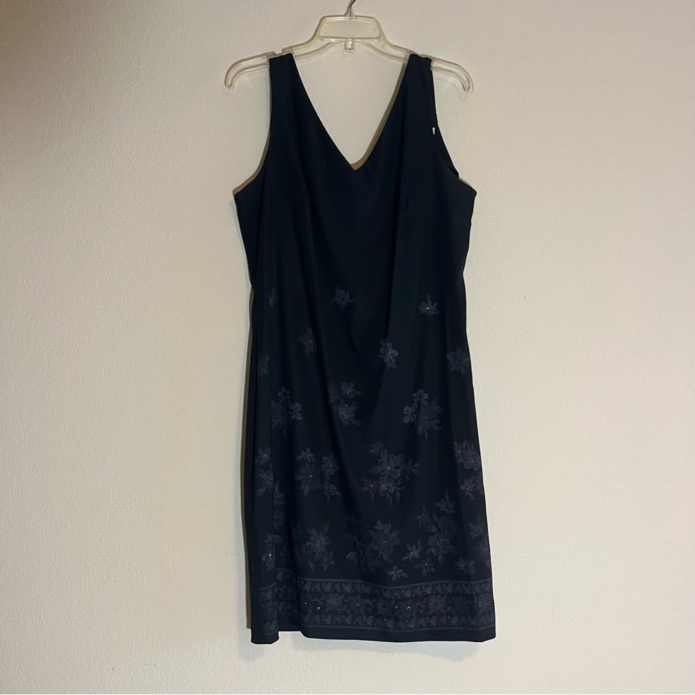 CDC Black Dress Size 16 Grey-Sparkley Floral Design, V-Neck, Zipper on Back
